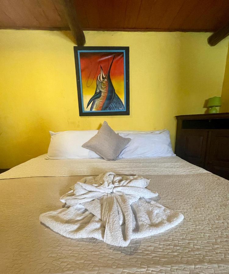 Johnnys Place Hotel Monterrico Exterior foto