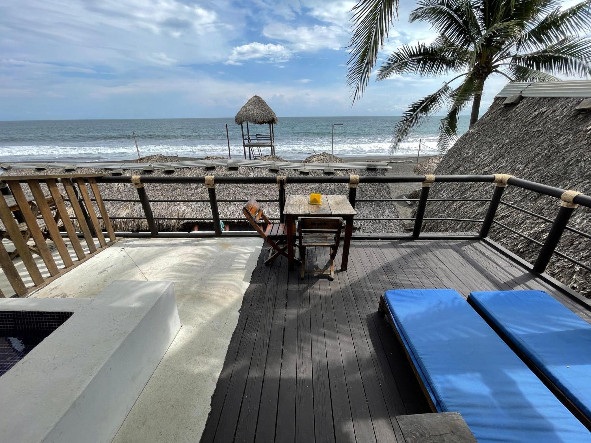 Johnnys Place Hotel Monterrico Exterior foto